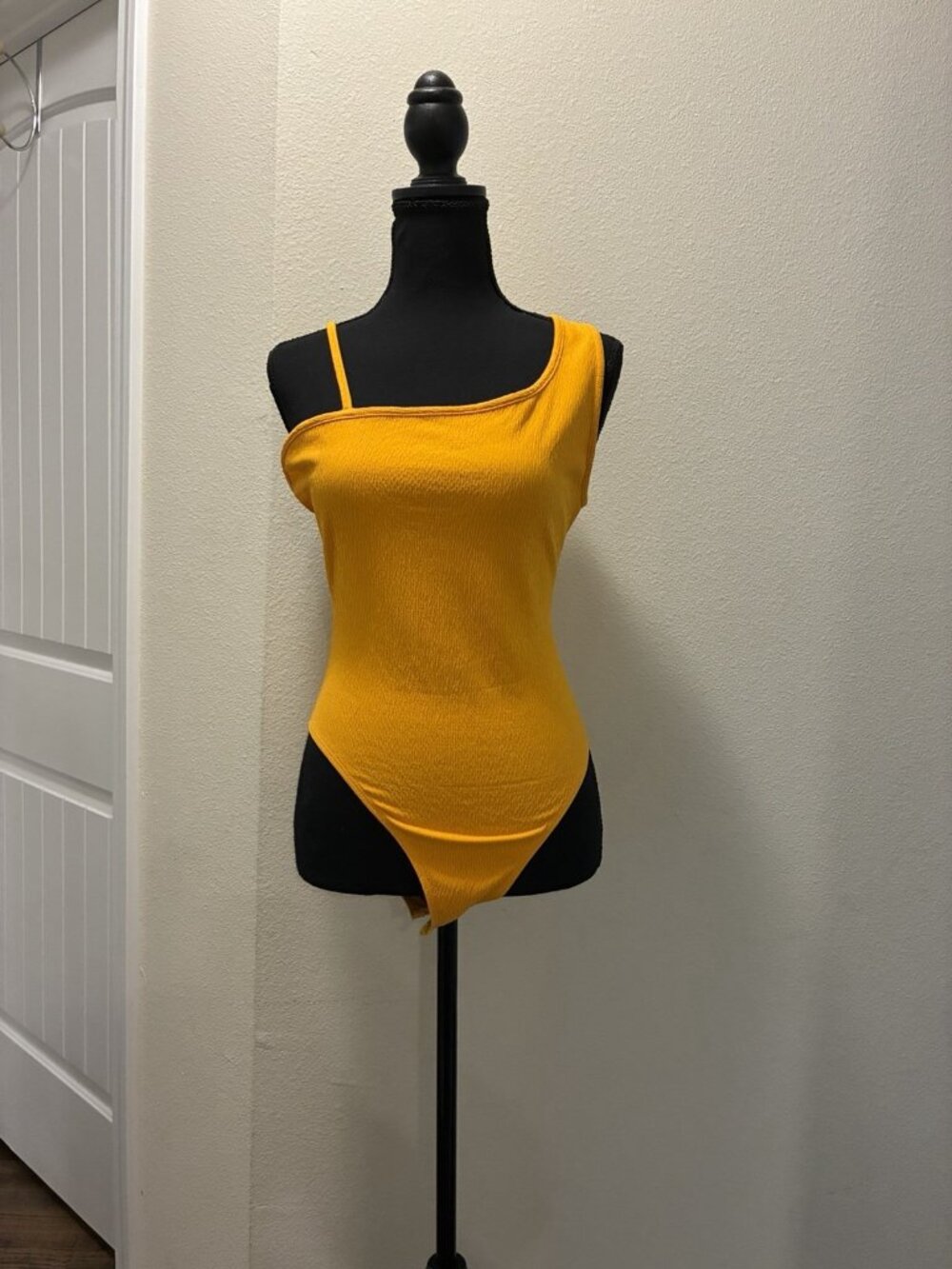 Wild Fable Open Back  Bodysuit In Mango Size Medium